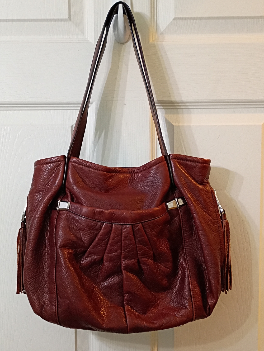 B. Makowsky Women's Leather Shoulder Bag in Deep Brown